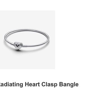 Silver Heart Clasp Bangle